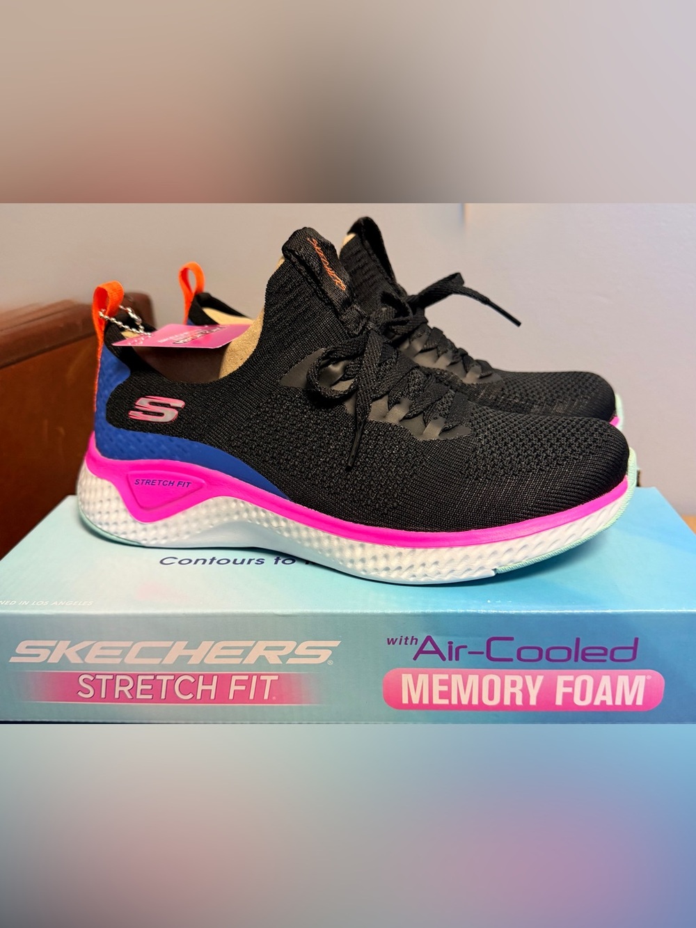 Skechers Stretch Fit Air Cooled Memory Foam Sneakers Women's Size 7 New in Box